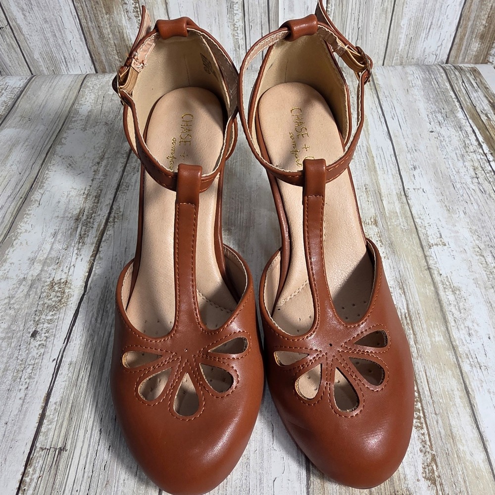 Chase & Chloe Kimmy-36C Brown T-Strap Floral Cutout Pumps Heels Womens 5.5 - Picture 11 of 11
